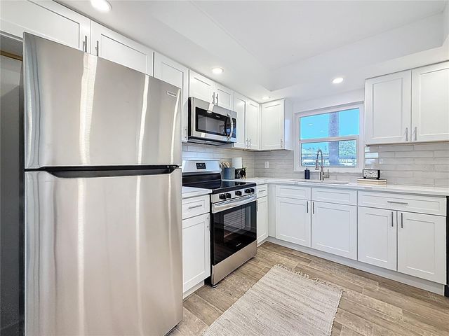 4550 COVE CIRCLE 106, St Petersburg, FL 33708