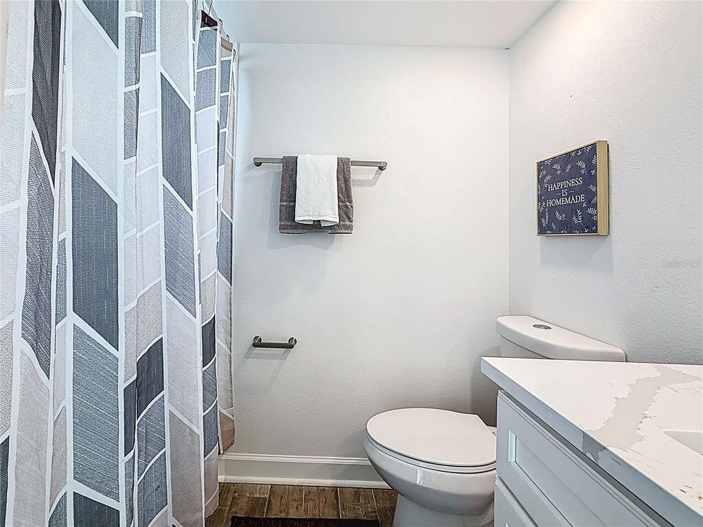 Image 24 of property listing at 4550 COVE CIRCLE 106, St Petersburg, FL 33708