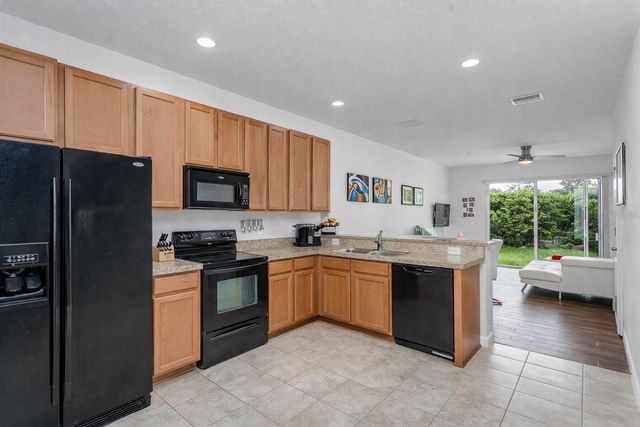 5014 WHITE SANDERLING COURT, Tampa, FL 33619