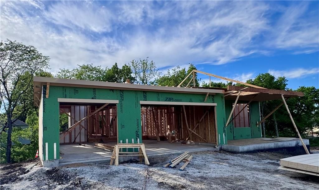 8638 Eagle Creek Drive, De Soto, KS 66018