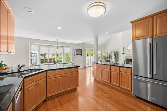 932 Chestnut Street, Deerfield, IL 60015