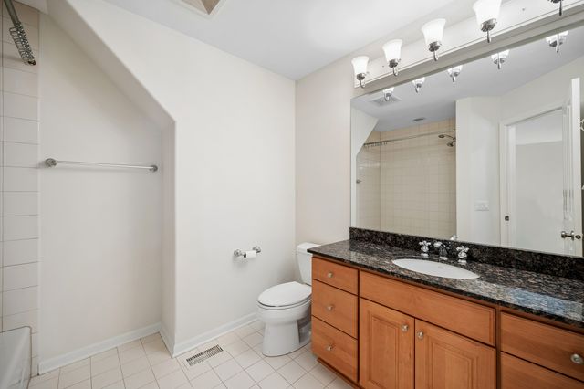 932 Chestnut Street, Deerfield, IL 60015