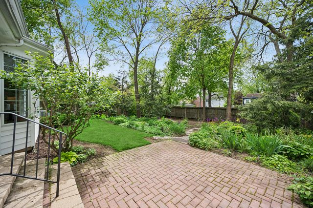 932 Chestnut Street, Deerfield, IL 60015