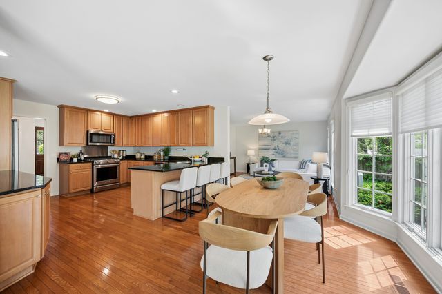 932 Chestnut Street, Deerfield, IL 60015