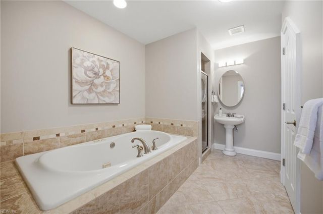 6004 Spinnaker Cove CT, Suffolk, VA 23435