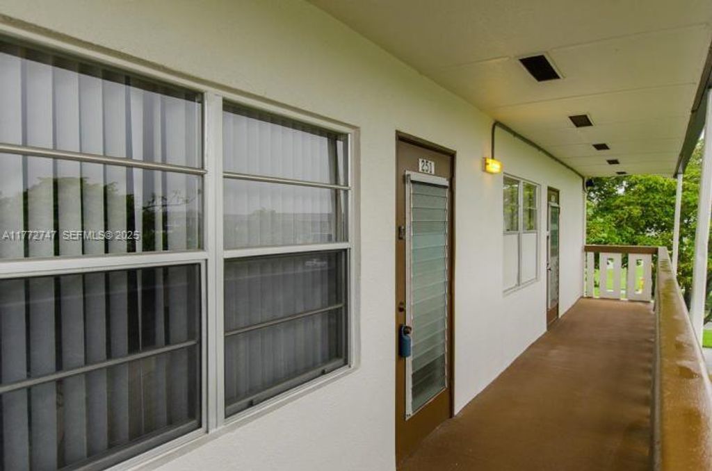 251 Mansfield F 251f 251F, Boca Raton, FL 33434