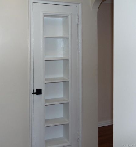 811 Bronx River Road 5A, Yonkers, NY 10708