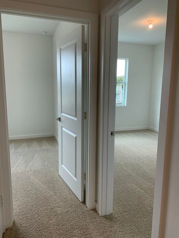 747 SE Central Parkway 43, Stuart, FL 34994