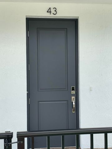 747 SE Central Parkway 43, Stuart, FL 34994