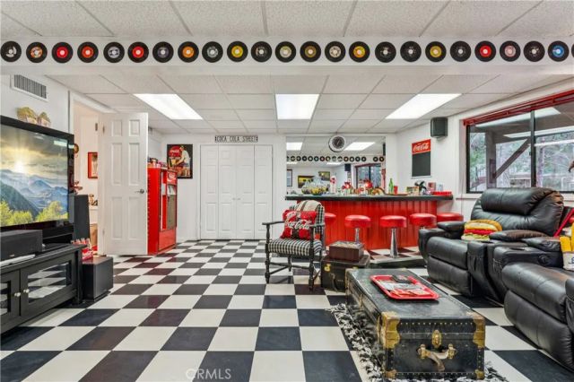 184 Massive, Lake Arrowhead, CA 92317