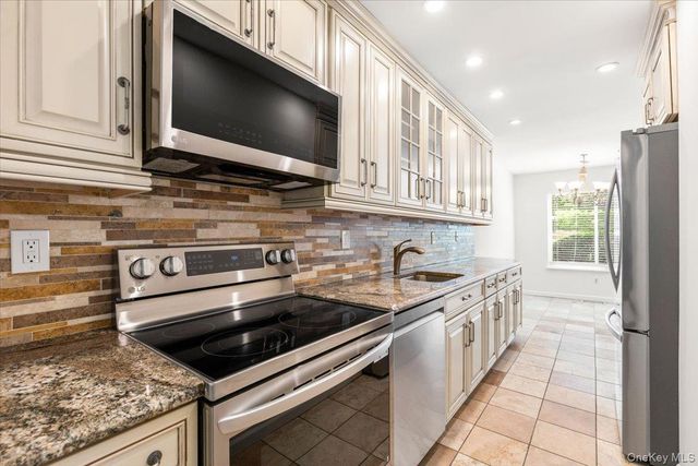 53 Wild Birch Farms 53, Cortlandt Manor, NY 10567