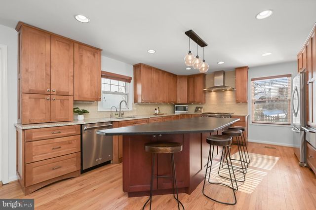 11601 BEDFORDSHIRE AVE, Potomac, MD 20854