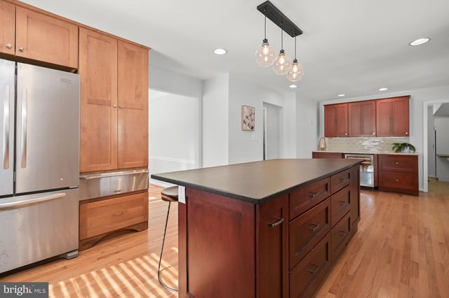 11601 BEDFORDSHIRE AVE, Potomac, MD 20854