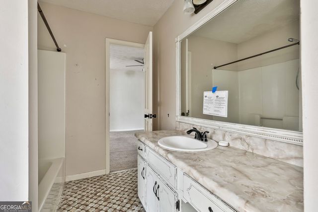 8039 Woods Lane, Jonesboro, GA 30236