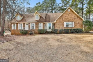 8039 Woods Lane, Jonesboro, GA 30236
