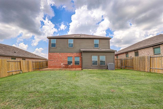 203 Drifter Drive, Newark, TX 76071