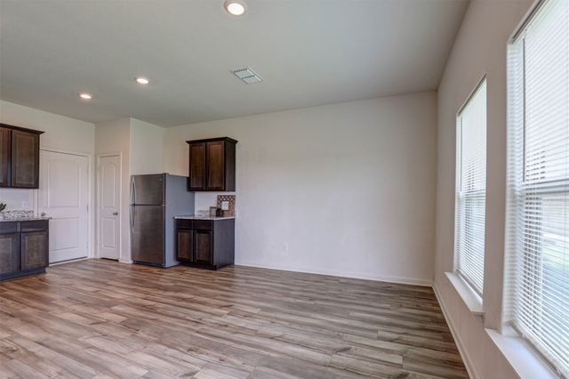 203 Drifter Drive, Newark, TX 76071