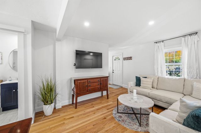 1290 Washington Street, East Bridgewater, MA 02333