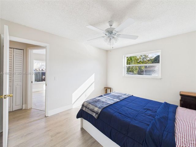 10221 SW 50th Ct, Cooper City, FL 33328