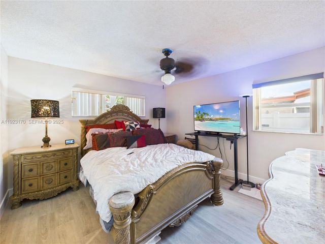 10221 SW 50th Ct, Cooper City, FL 33328