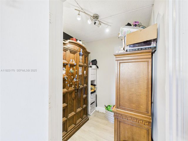 10221 SW 50th Ct, Cooper City, FL 33328