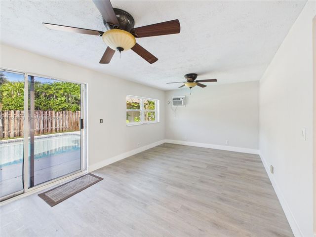 10221 SW 50th Ct, Cooper City, FL 33328