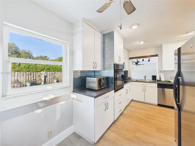 10221 SW 50th Ct, Cooper City, FL 33328