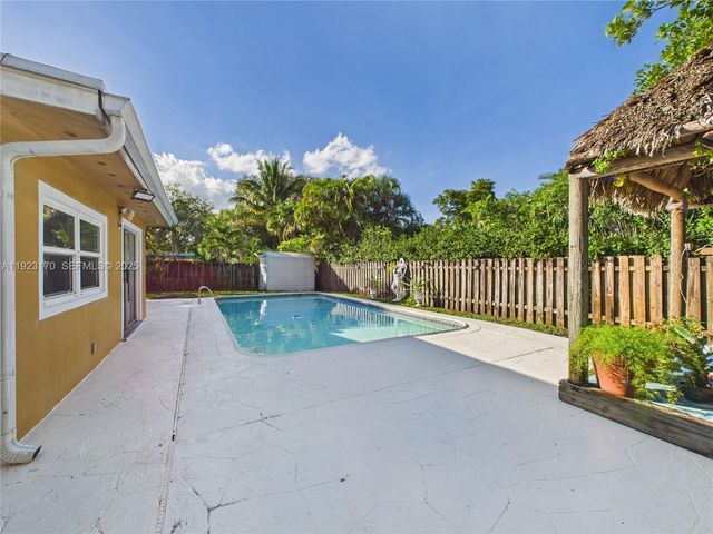 10221 SW 50th Ct, Cooper City, FL 33328