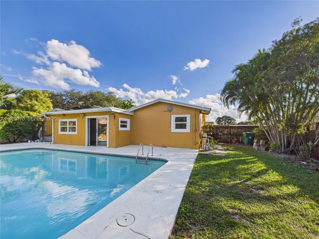 10221 SW 50th Ct, Cooper City, FL 33328