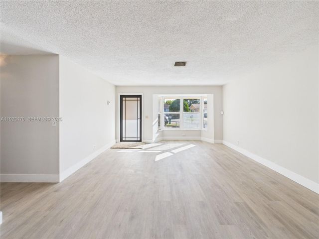 10221 SW 50th Ct, Cooper City, FL 33328