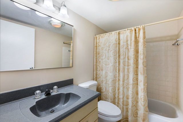 2050 Valencia Drive 300C, Northbrook, IL 60062