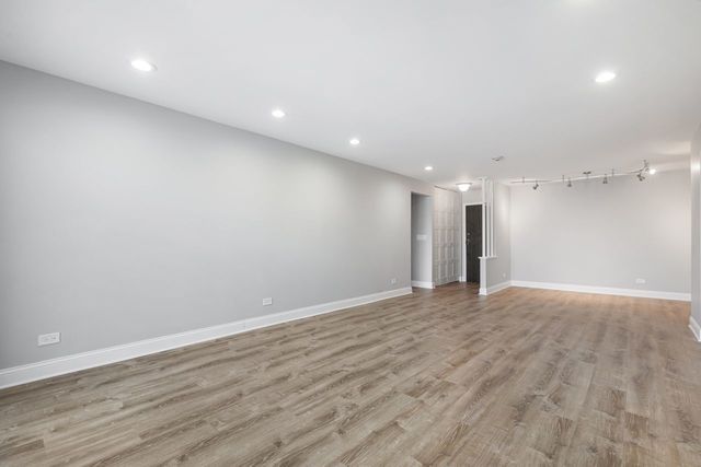 2050 Valencia Drive 300C, Northbrook, IL 60062