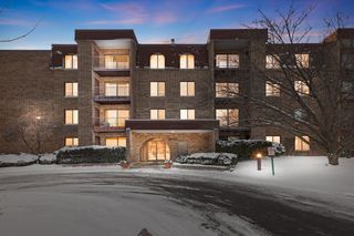 2050 Valencia Drive 300C, Northbrook, IL 60062
