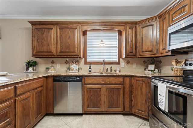 1206 N Meadow Drive, Ardmore, OK 73401