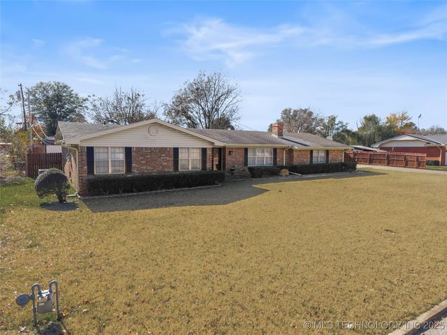 1206 N Meadow Drive, Ardmore, OK 73401