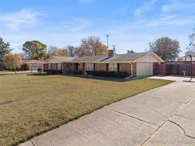 1206 N Meadow Drive, Ardmore, OK 73401