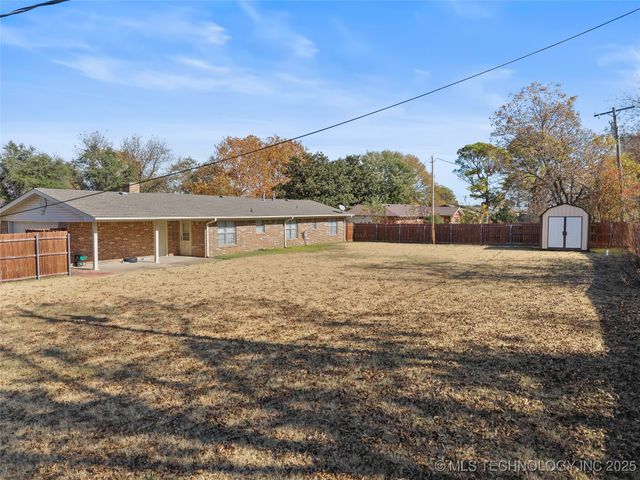 1206 N Meadow Drive, Ardmore, OK 73401