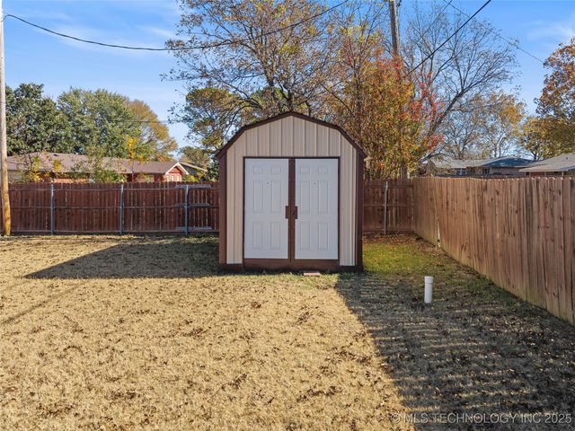 1206 N Meadow Drive, Ardmore, OK 73401