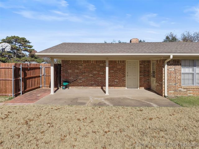 1206 N Meadow Drive, Ardmore, OK 73401
