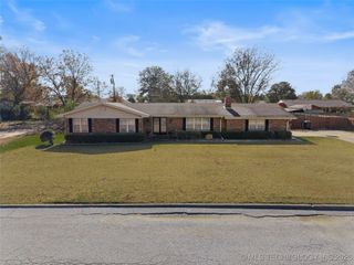 1206 N Meadow Drive, Ardmore, OK 73401