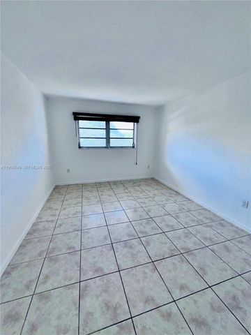 12290 NE 11th Court 305, North Miami, FL 33161