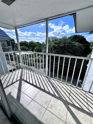 12290 NE 11th Court 305, North Miami, FL 33161