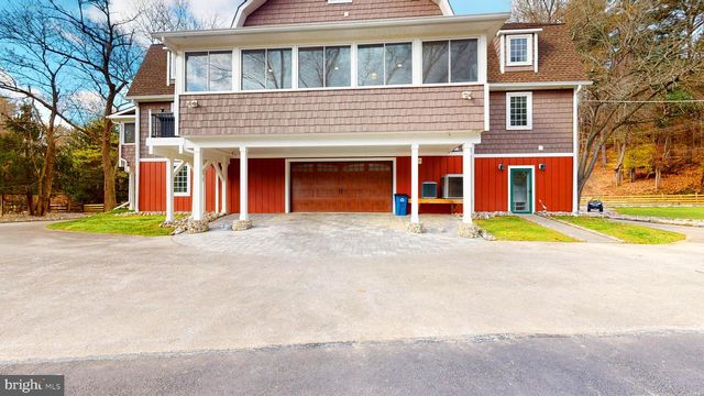 901 CRUM CREEK, Broomall, PA 19008