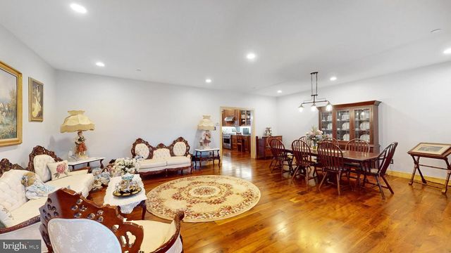 901 CRUM CREEK, Broomall, PA 19008