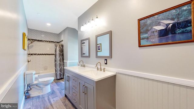 901 CRUM CREEK, Broomall, PA 19008