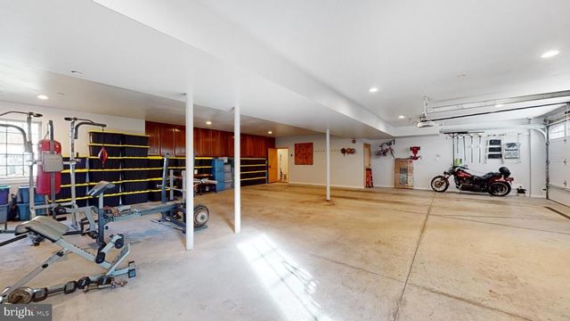 901 CRUM CREEK, Broomall, PA 19008