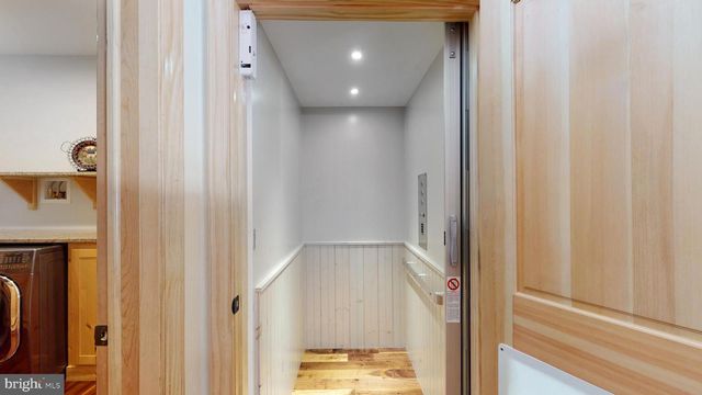 901 CRUM CREEK, Broomall, PA 19008