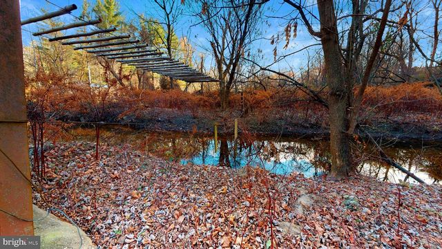 901 CRUM CREEK, Broomall, PA 19008