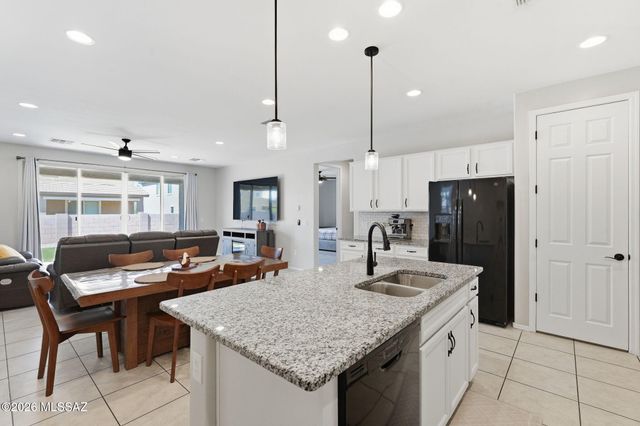 6580 E Via Arroyo Azul, Tucson, AZ 85756