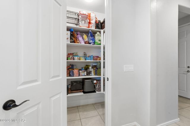 6580 E Via Arroyo Azul, Tucson, AZ 85756